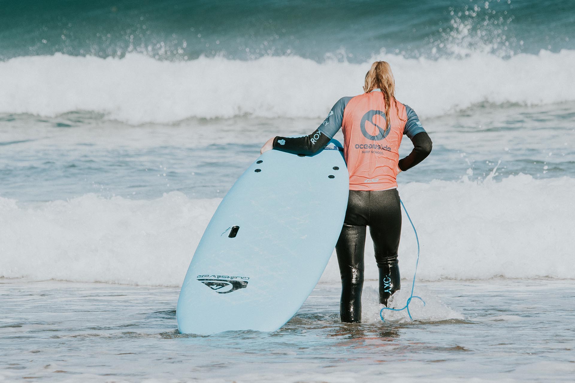 ¿Qué es el leash o invento en el mundo del surf?